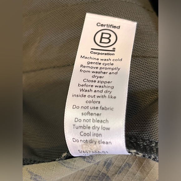 Athleta Green Floral Ankle Pants - Picture 5 of 14